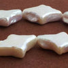 24 Unusual Kite Pearls - Beautiful Luster 16mm