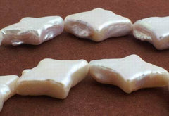 24 Unusual Kite Pearls - Beautiful Luster 16mm
