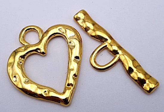 Large Romantic Gold Heart Toggle Catchs