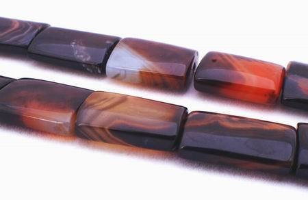 Long 18mm Polished Agate Pillow Beads