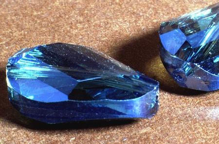 Glittering FAC  Medium Blue Twist Oval Crystal Beads