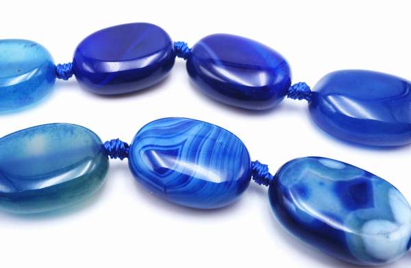 Shiny Admiral-Blue Banded Agate Oval Beads